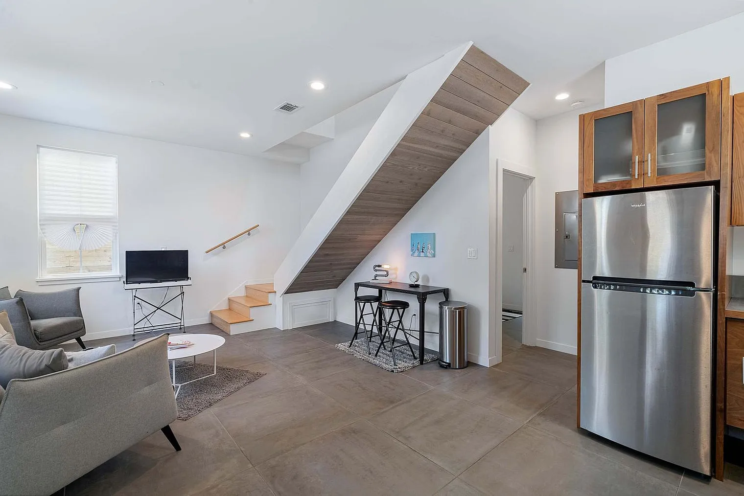 2 bed, 2.0 bath, 904 sqft, $2,844 — Photo 4