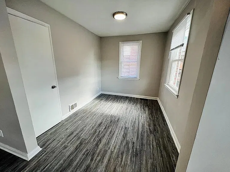 3 bed, 1.0 bath, 1212 sqft, $1,850 — Photo 4