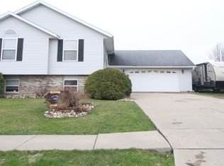 711 Boulder Dr, Center Point, IA 52213