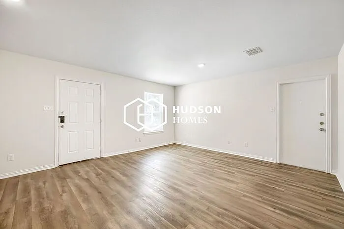 820 Hubert St #A — Photo 3