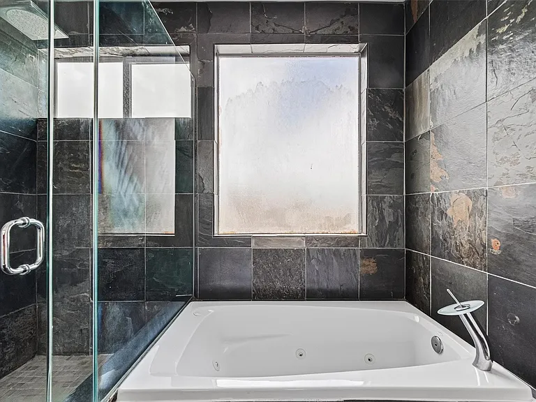 1409 Laird St #B — Photo 27
