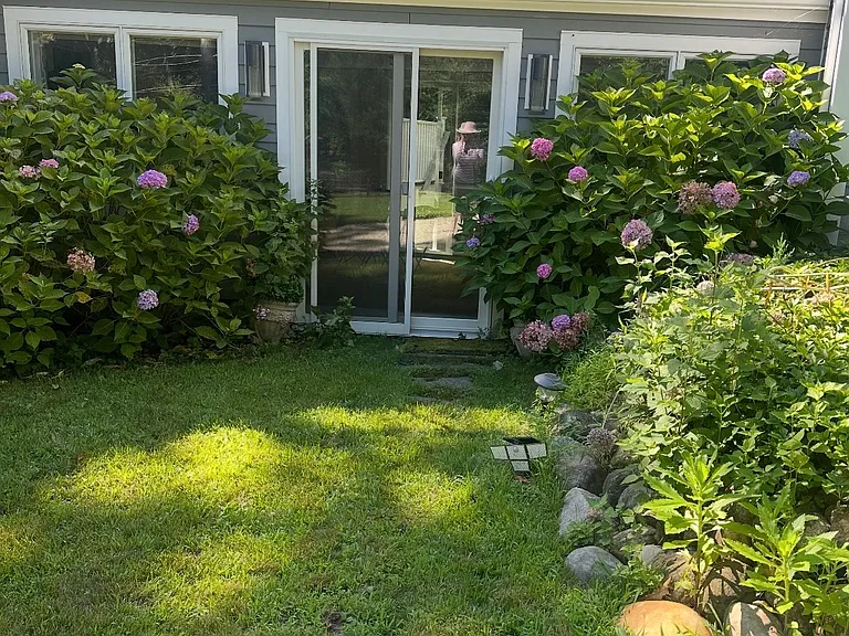 17 Bittersweet Ln — Photo 1