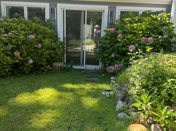 17 Bittersweet Ln, Sag Harbor, NY 11963