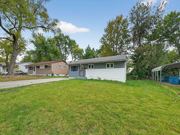 138 Grampian Rd — Photo 1