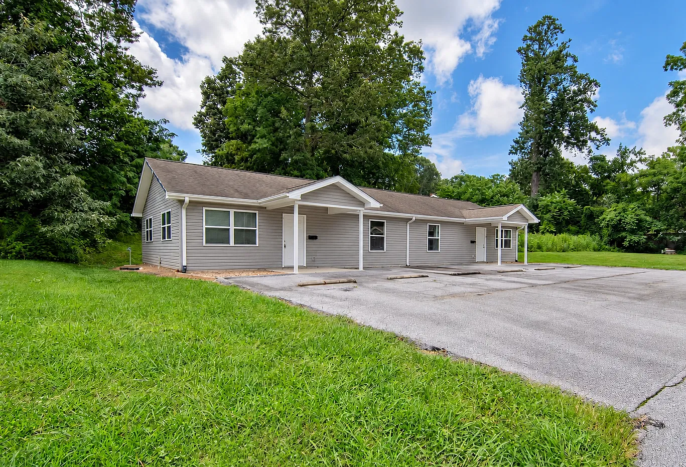 2 bed, 960 sqft, $1,700 — Photo 1