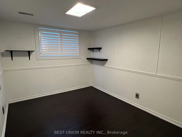 41 Lavina Cres — Photo 13