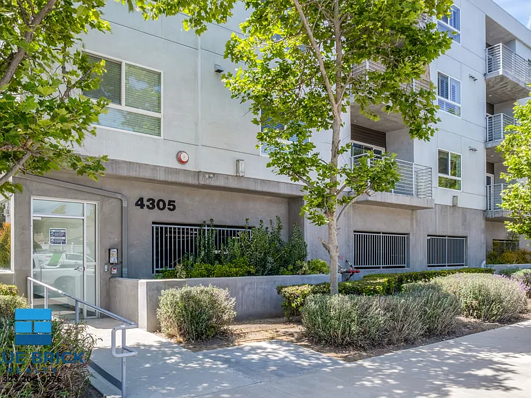 4305 Laurel Canyon Blvd #202A — Photo 3