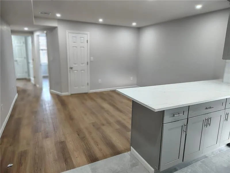 2 bed, $2,850 — Photo 2