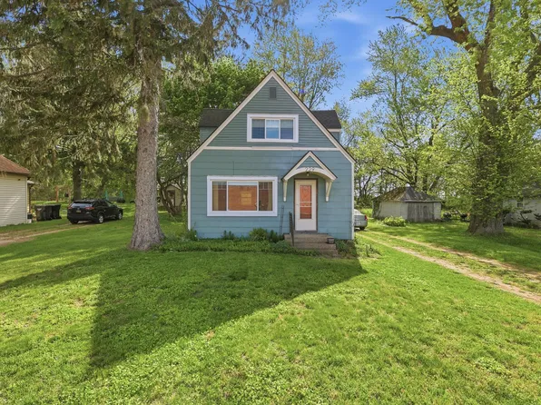 229 Wilson St, Fennville, MI 49408