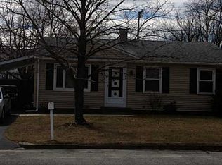 95 Parkview Dr, Pawtucket, RI 02861