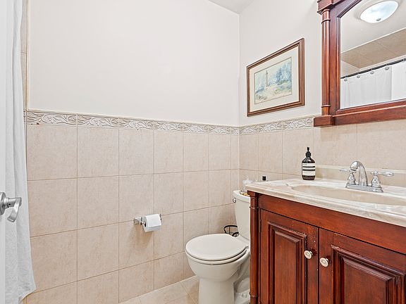 3rd image of 359 Webster Ave #2