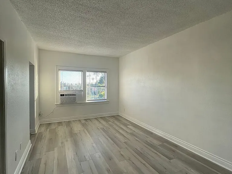 Wilton Way Apartments — Photo 5