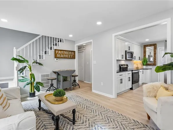 237 Piedmont Ave, Hampton, VA 23661