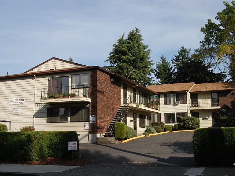 44-66 SE 60th Ave — Photo 1