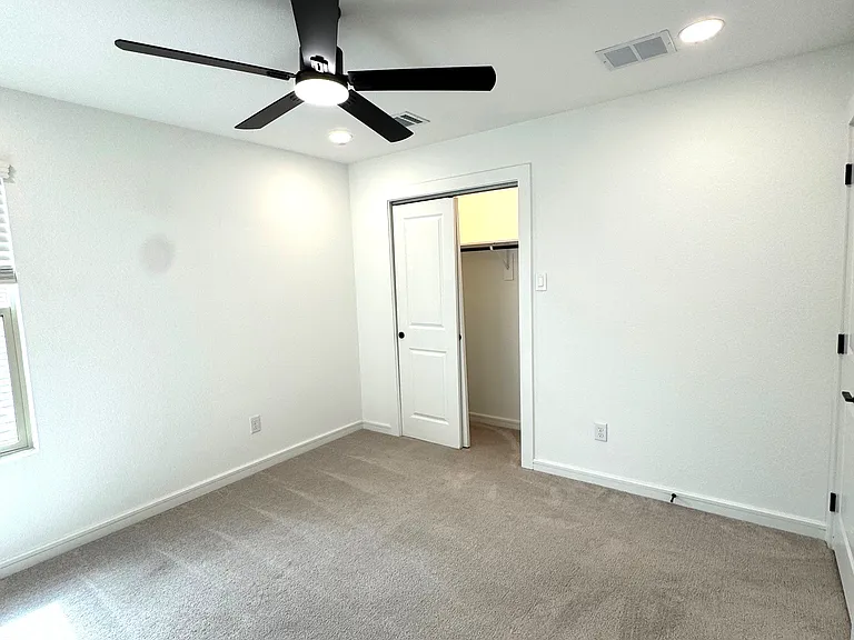 2518 Tahoe Dr — Photo 32
