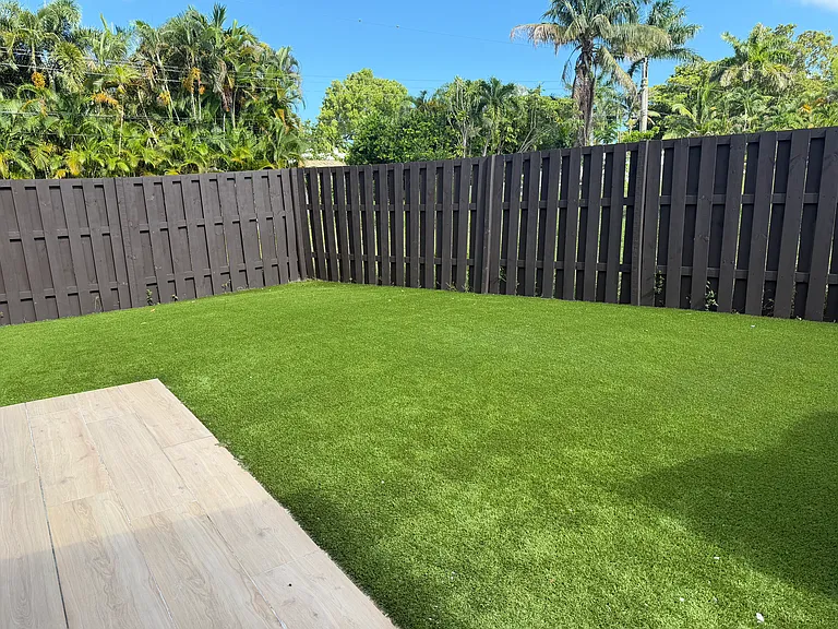 2702 NE 9th Ave — Photo 10