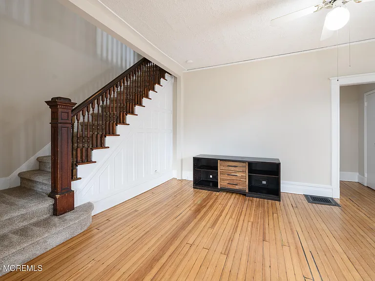 64 Harding Rd — Photo 4