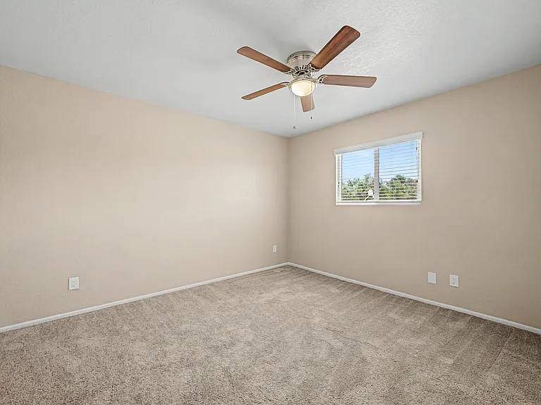 1324 W 12th St — Photo 21