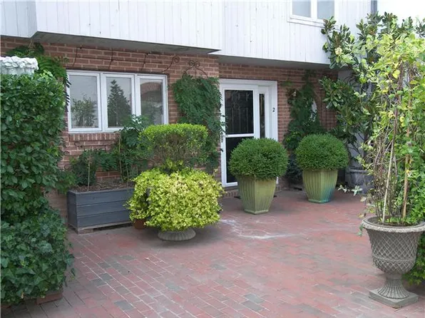 2 S Rockland Falls Rd, Rockland, DE 19732