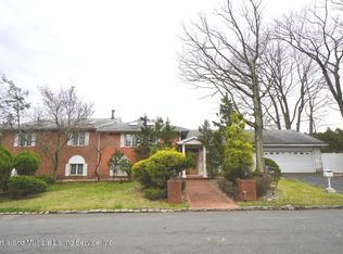 90 Merrick Ave, Staten Island, NY 10301