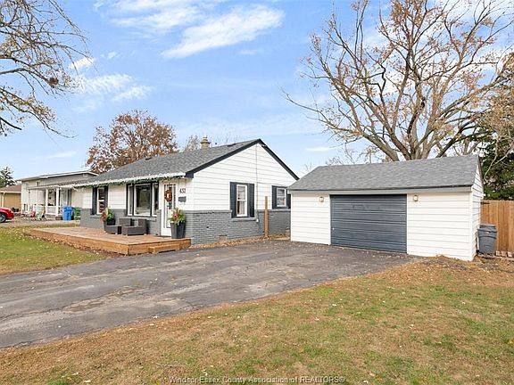 3rd image of 431 Maple Ave