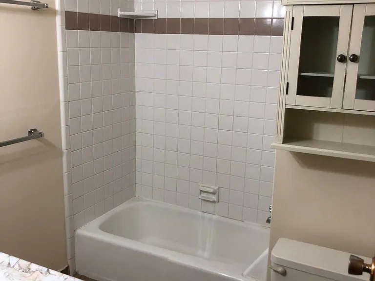 415 S University St — Photo 2