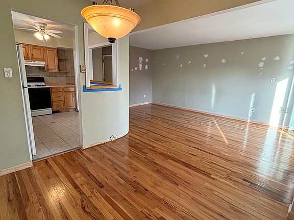 5th image of 21115 41st Ave Floor 2