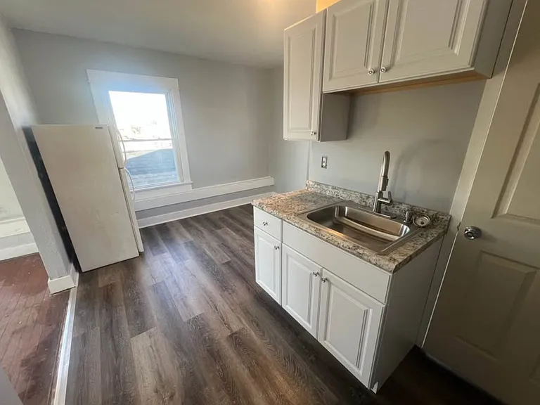 811-813 Shedborne Ave #813-1/2 — Photo 3