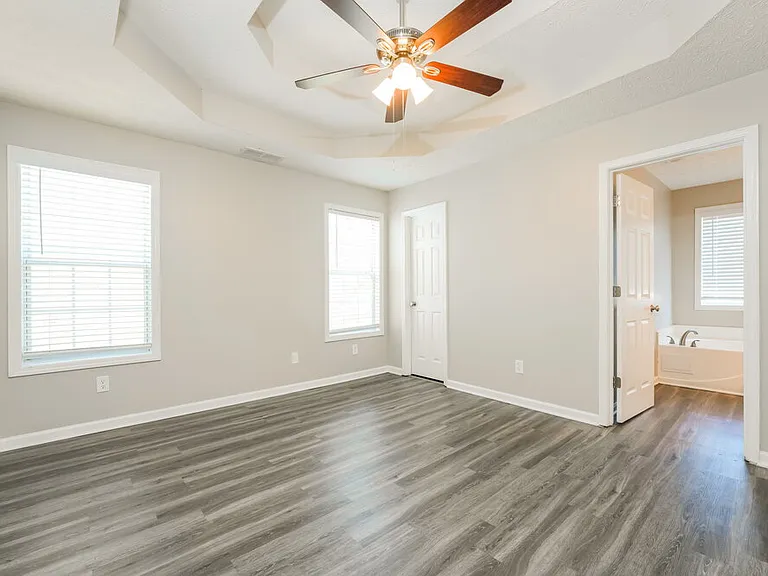 25 Collins Trce — Photo 10