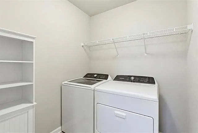 530 Lone Oak — Photo 22