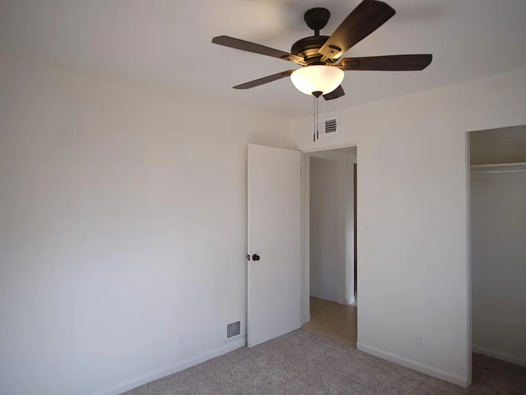 721 E Joan Pl — Photo 13
