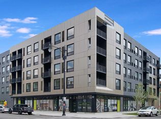 947 W Sunnyside Ave #310, Chicago, IL 60640