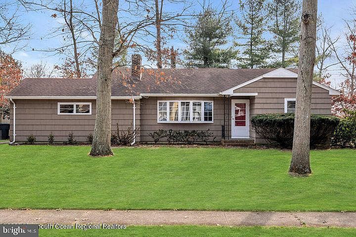 1st image of 34 Cedarwood Dr