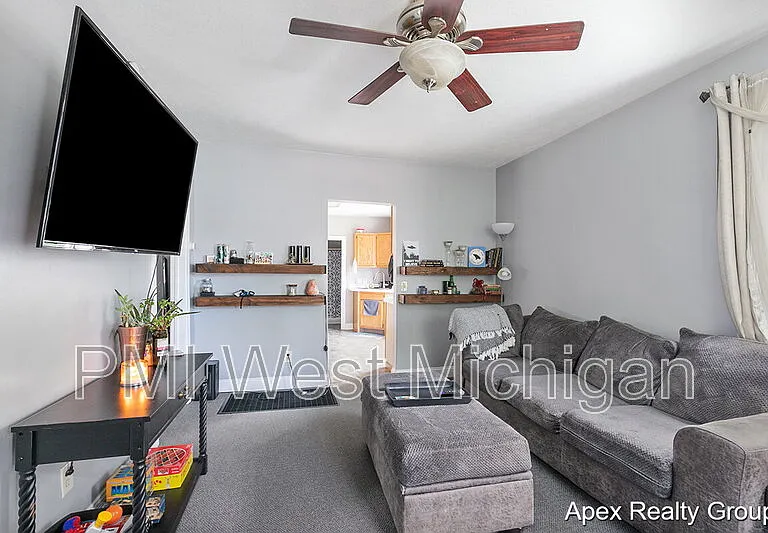 1530 Quarry Ave NW #1 — Photo 4