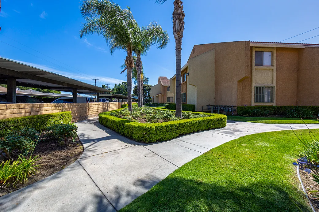 Compton Holdings — Photo 2