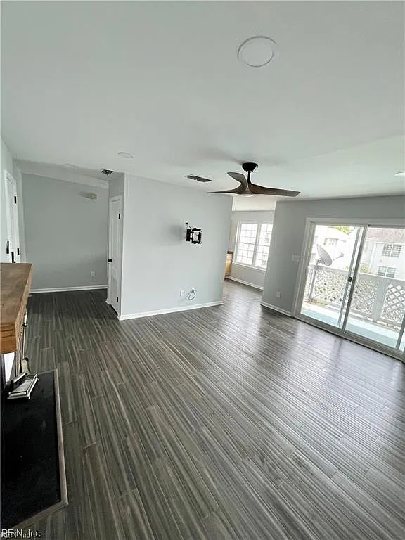 Building Photo - 620 Shoreham Ct #304