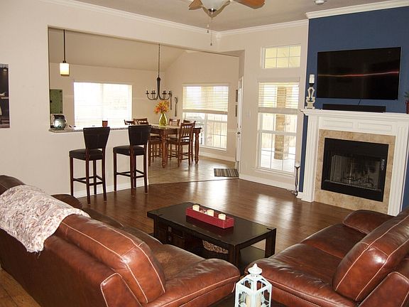 4th image of 1904 Guinevere Ln
