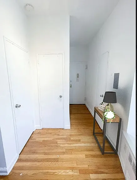 320 E 50th St #5A — Photo 2
