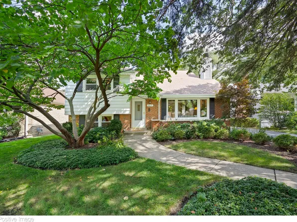 817 S Madison Ave, La Grange, IL 60525