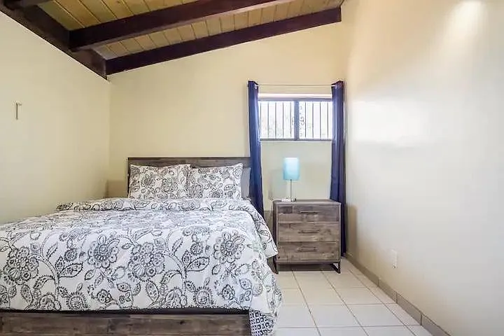 2401 N Jordan Dr — Photo 15
