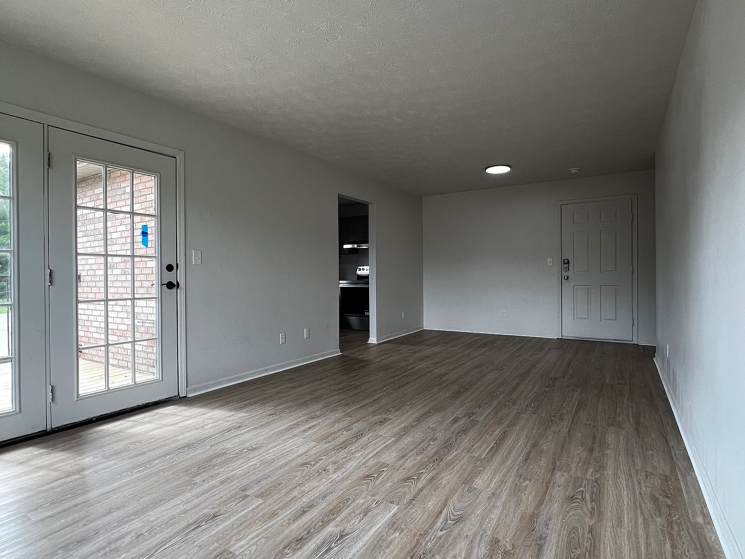 2 bed, 900 sqft, $1,045 — Photo 3