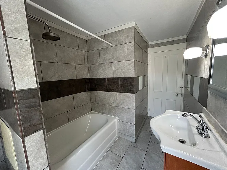 226 Park St — Photo 11