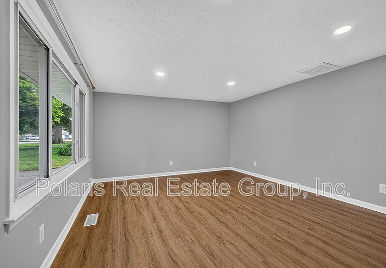 4419 Charles Dr — Photo 5