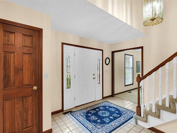5th image of 2909 Oakwood Dr