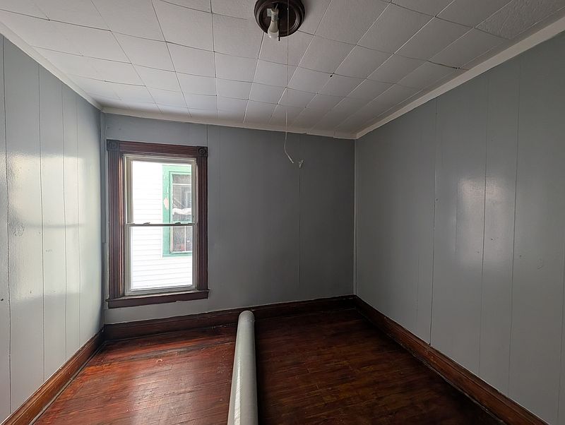1st image of 497 Woodlawn Ave #2