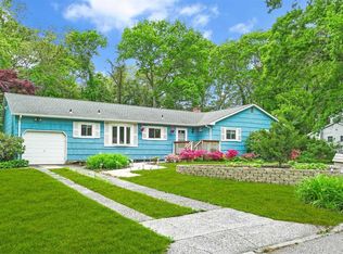 8 American Ave, Coram, NY 11727
