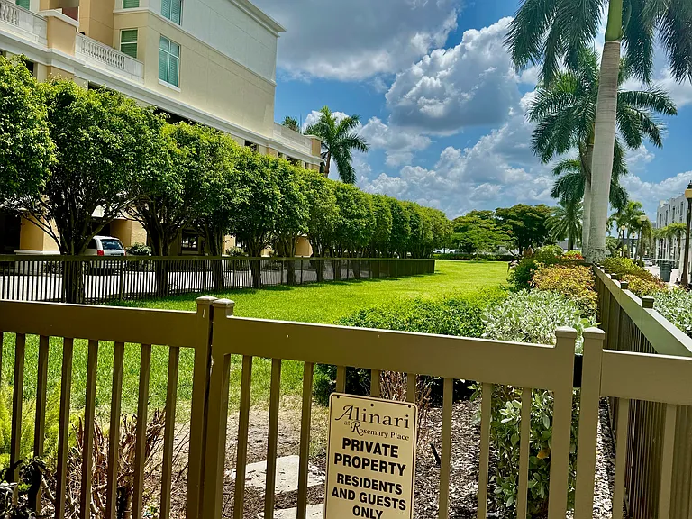 800 N Tamiami Trl #708 — Photo 22