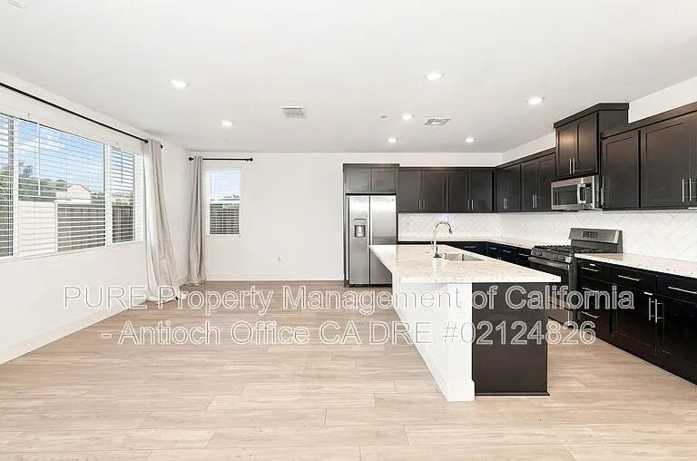 233 Cold Creek Dr — Photo 6