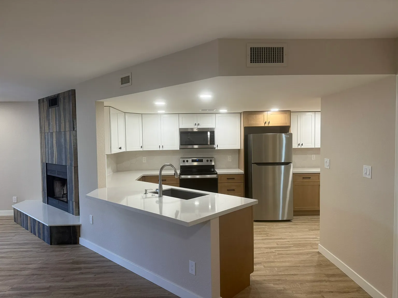 3 bed, 2.5 bath, 1776 sqft, $2,695 — Photo 1