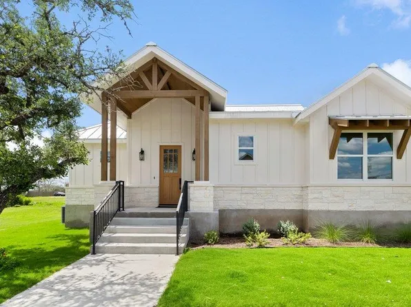 501 Ranchview Dr, Johnson City, TX 78636